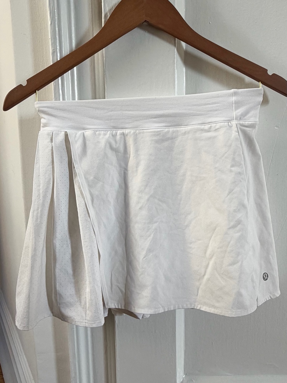 lululemon White Tennis Skirt with Pleated Side Panel